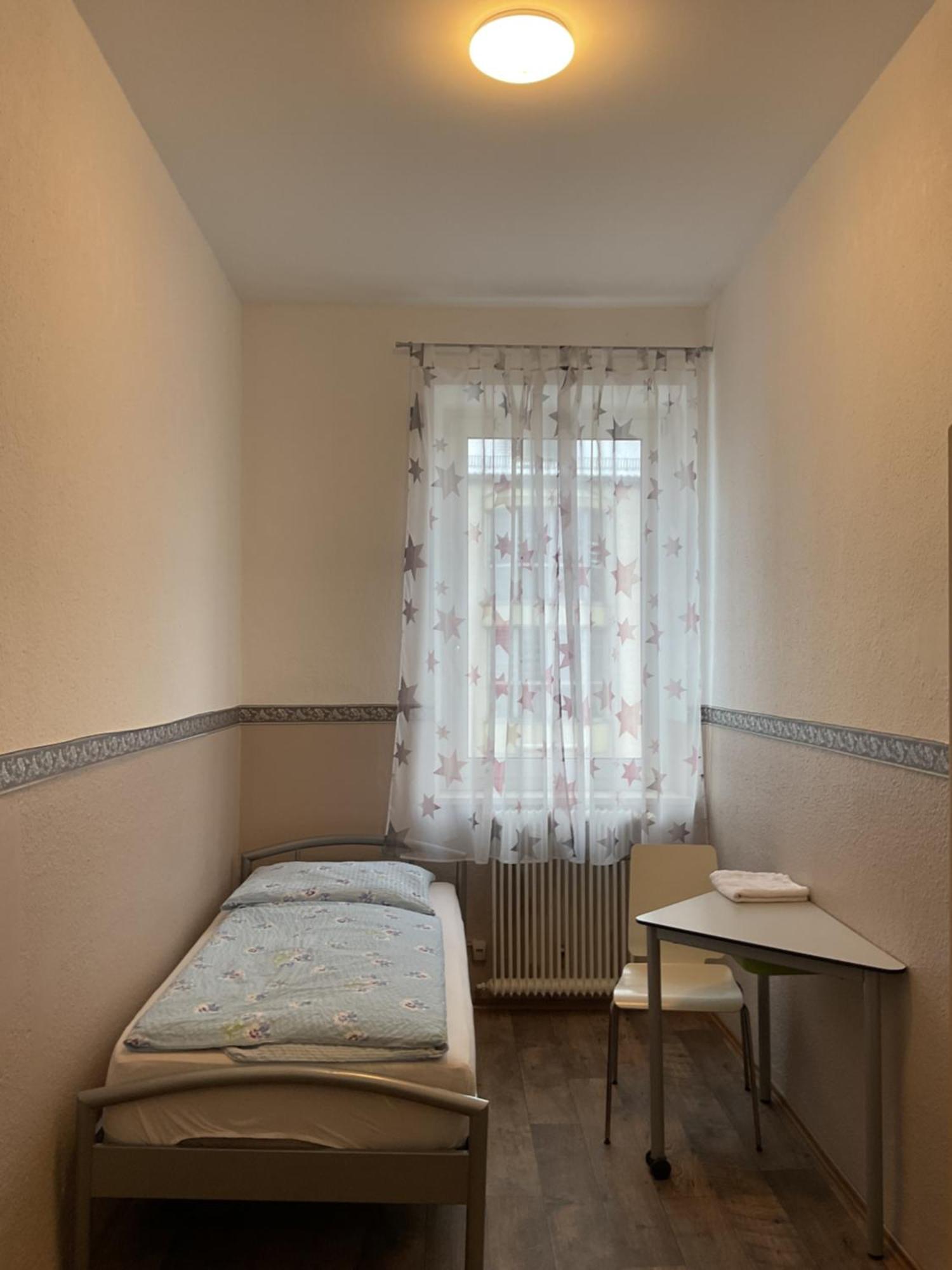 Pension&hostel Anna - Monteurzimmer * München